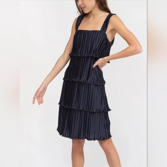 NEW DKNY Sleeveless Square Neck Tiered Ruffle Pleated Swing Dress Navy 6 US - Picture 1 of 16